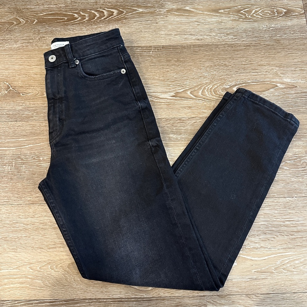 Zara Women’s Black Straight Leg Jeans